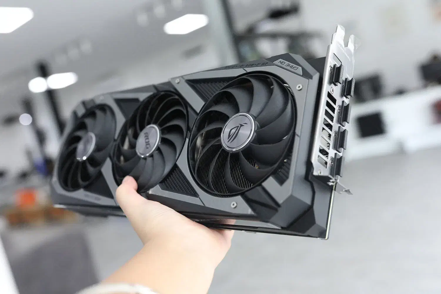 گرافیک ایسوس  RTX 3080 ROG STRIX 10 GB در حد نو|قطعات و لوازم جانبی رایانه|قم, ارم|دیوار