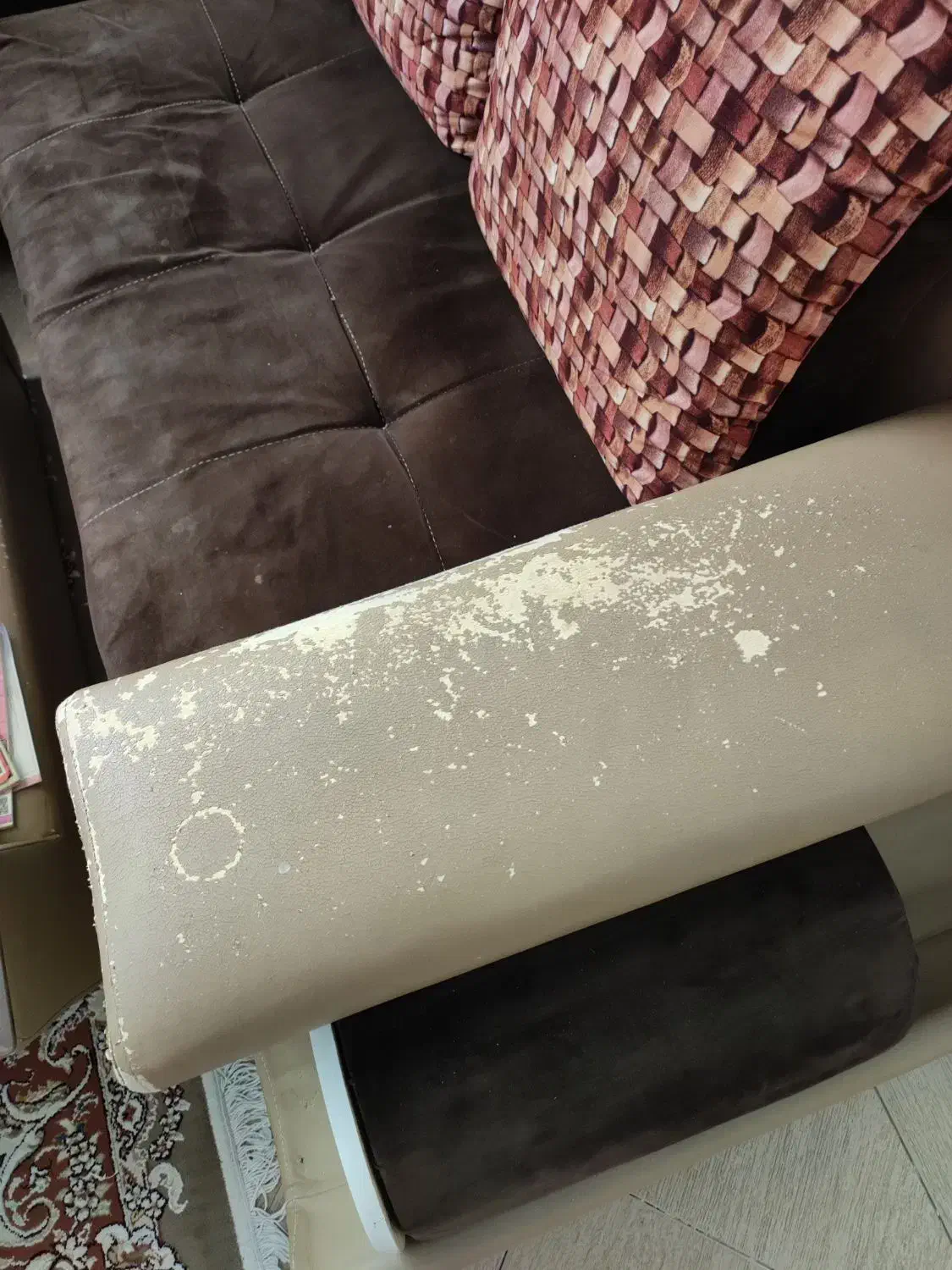 مبل ۷ نفره همراه یک کاناپه با ۴ میز عسلی|مبلمان خانگی و میز عسلی|اصفهان, برزان|دیوار