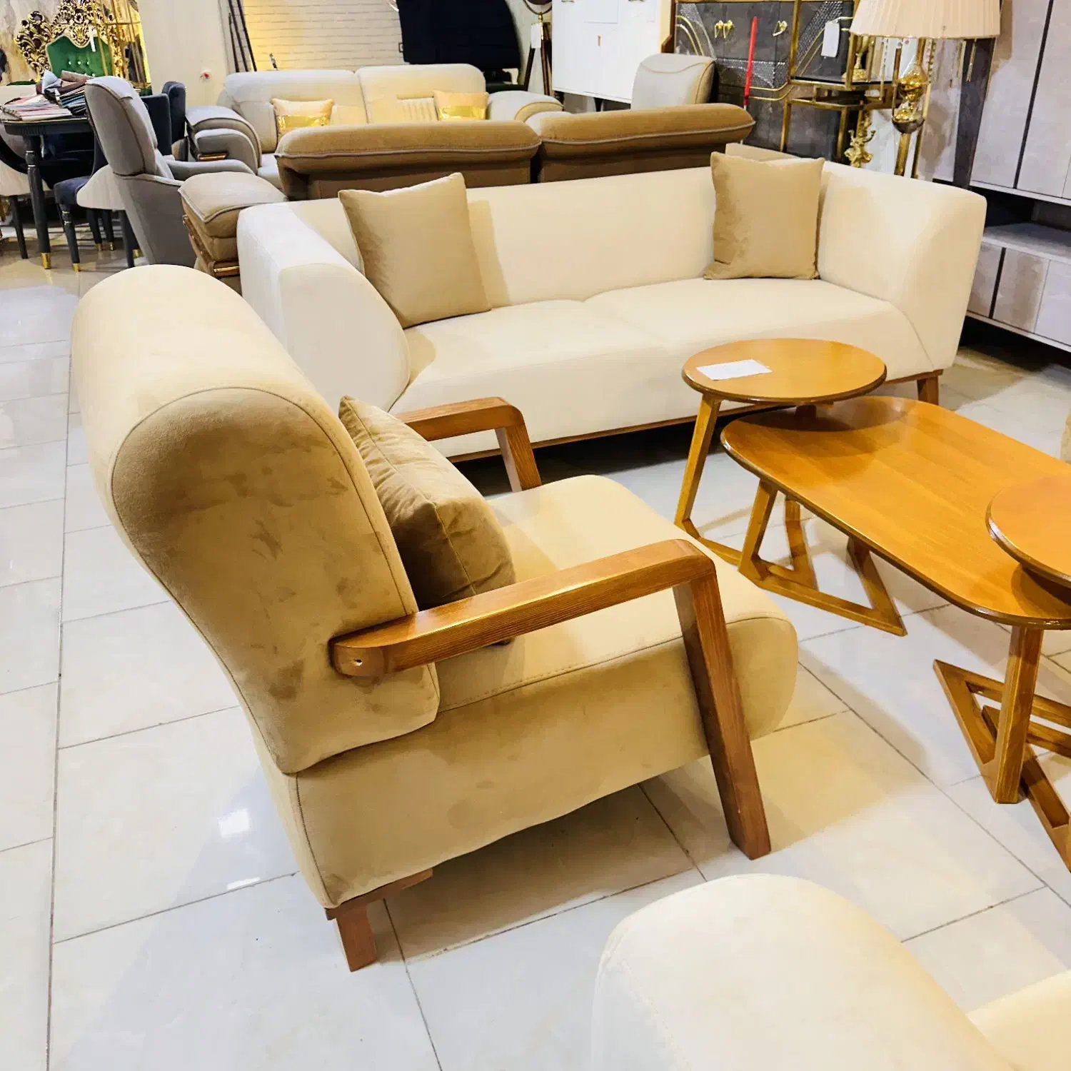 مبل رنگ شتری زرکالا|مبلمان خانگی و میز عسلی|یاسوج, |دیوار