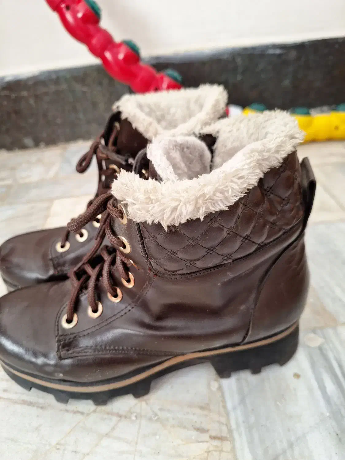 نیم بوت زنانه در حد نو|کیف، کفش، کمربند|بروجرد, |دیوار