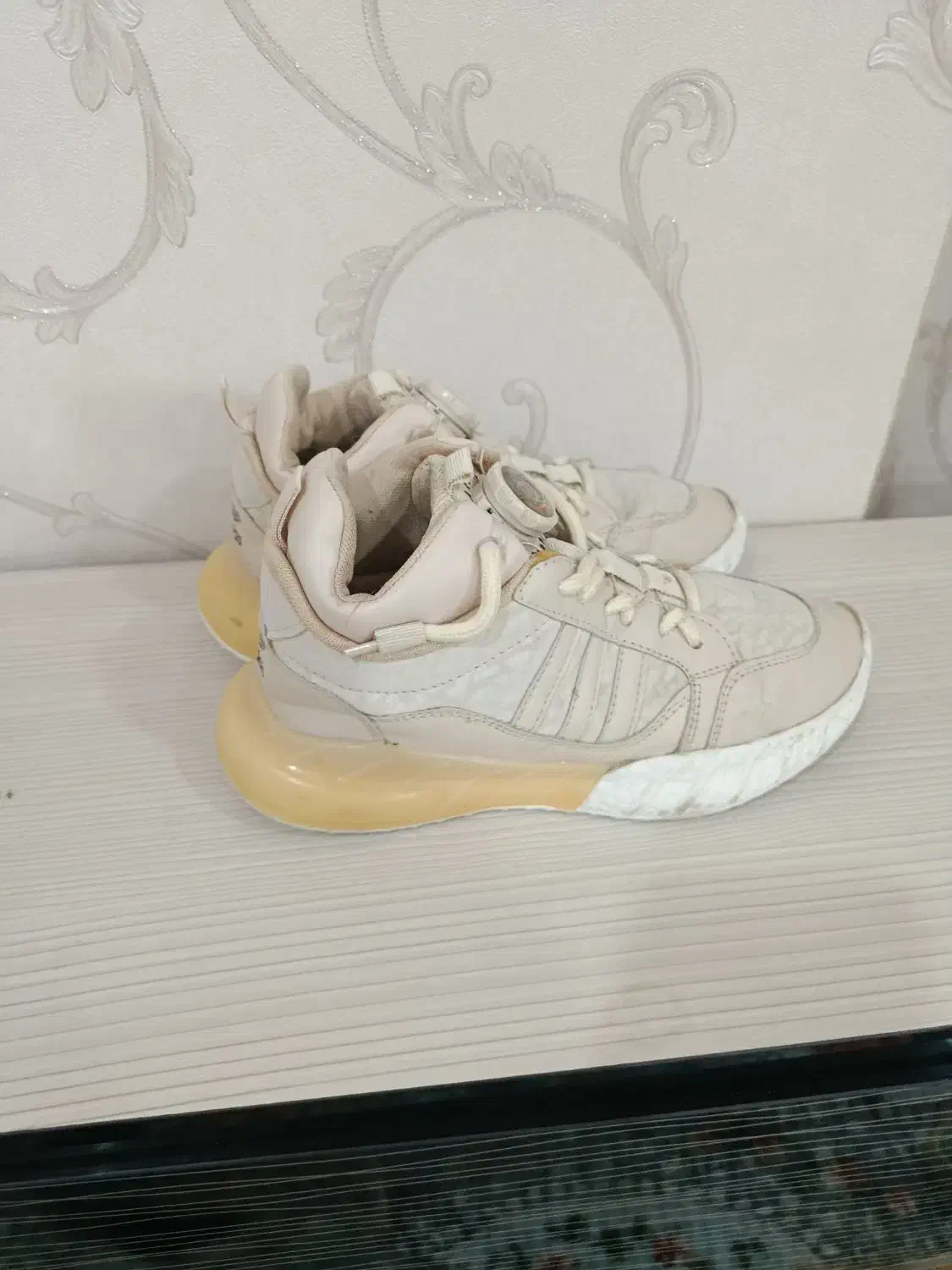 کتونی دخترانه بچگانه سایز ۳۷|کفش و لباس بچه|تهران, امام زاده حسن|دیوار