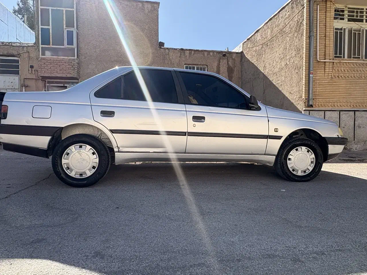 پژو ۴۰۵ جی ال ایکس مدل۹۷|خودرو سواری و وانت|بروجن, |دیوار