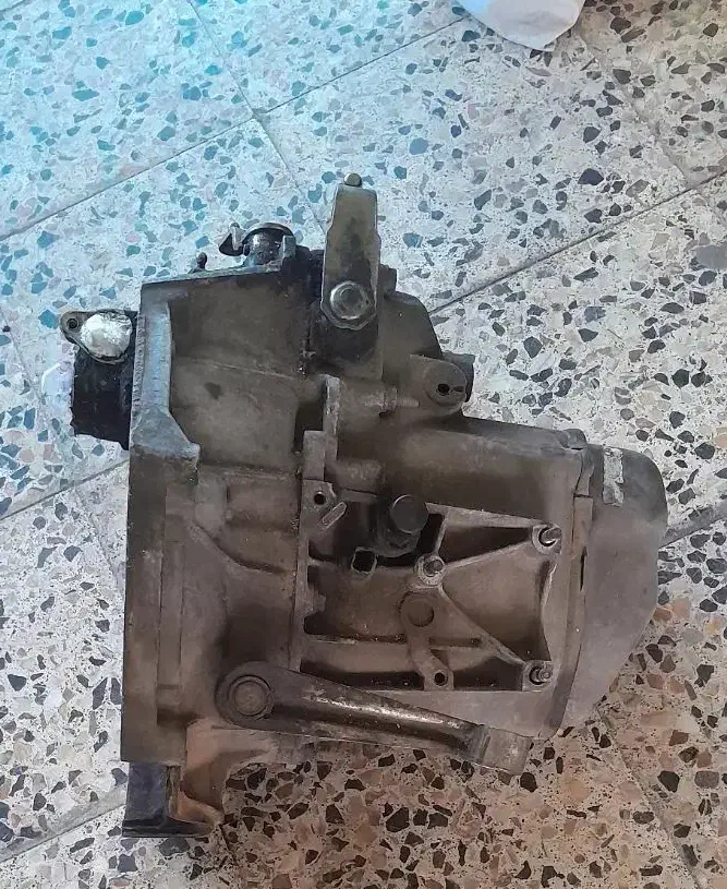 گیربکس۲۰۶فرانسوی|قطعات یدکی و لوازم جانبی|بندر انزلی, پرستار|دیوار