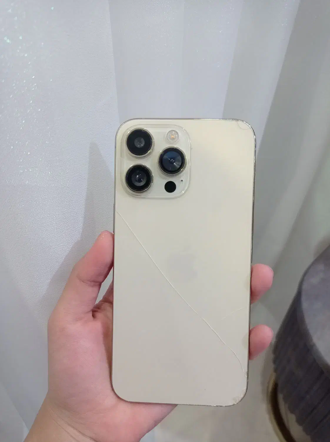 آیفون فیک|موبایل|پرند, فاز ۶|دیوار