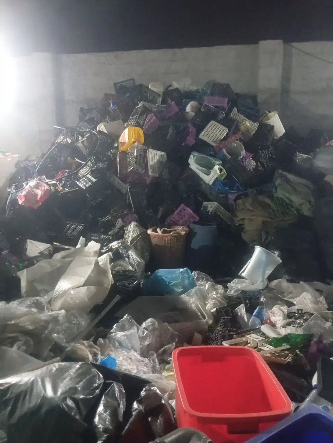 خرید ضایعات آهن آلات کارتن مشبا لک|عمدهفروشی|بندرعباس, |دیوار