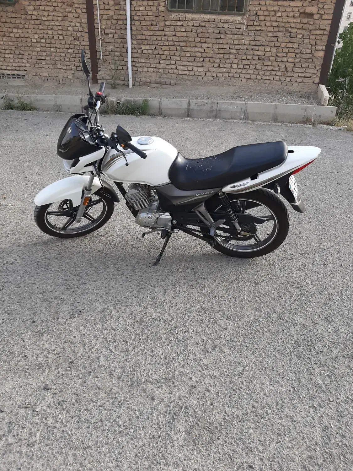 موتور|موتورسیکلت|دماوند, گیلاوند|دیوار