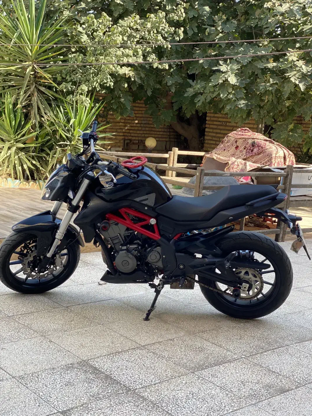 بنلی ۳۰۰ نیوفیس دو سیلندر|موتورسیکلت|گنبد کاووس, |دیوار