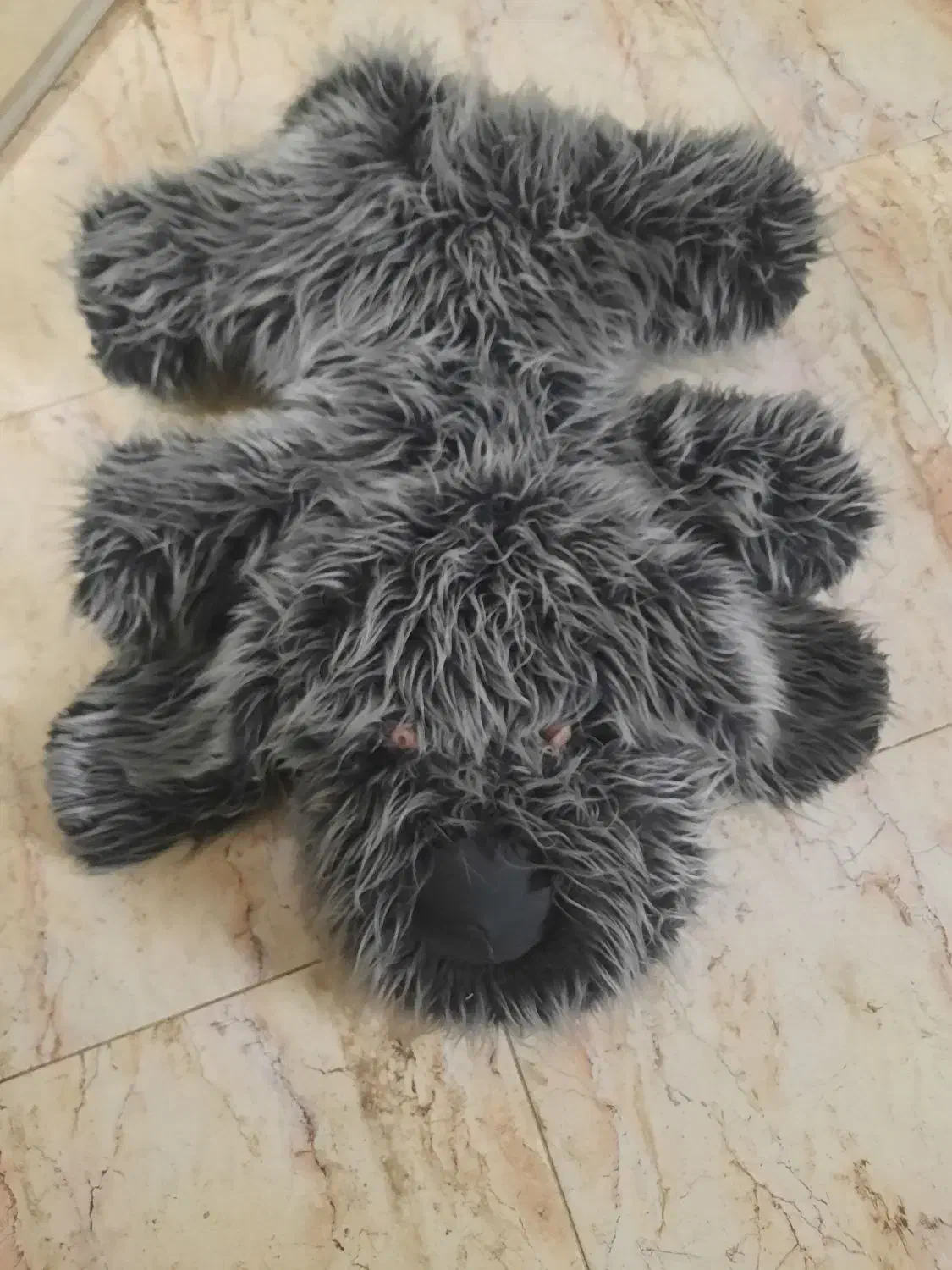 تعدادی وسیله|کیف، کفش، کمربند|اصفهان, بوستان ناژوان|دیوار