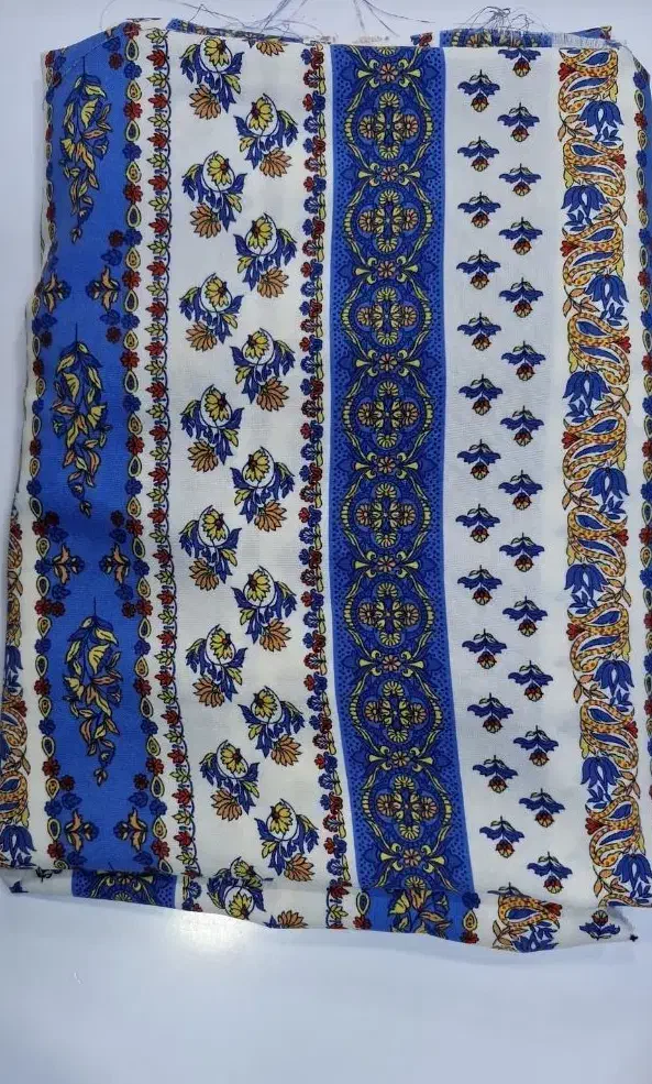 نیازمند مدلینگ خانم برای پارچه سرای زنانه|استخدام هنری و رسانه|بندرعباس, |دیوار