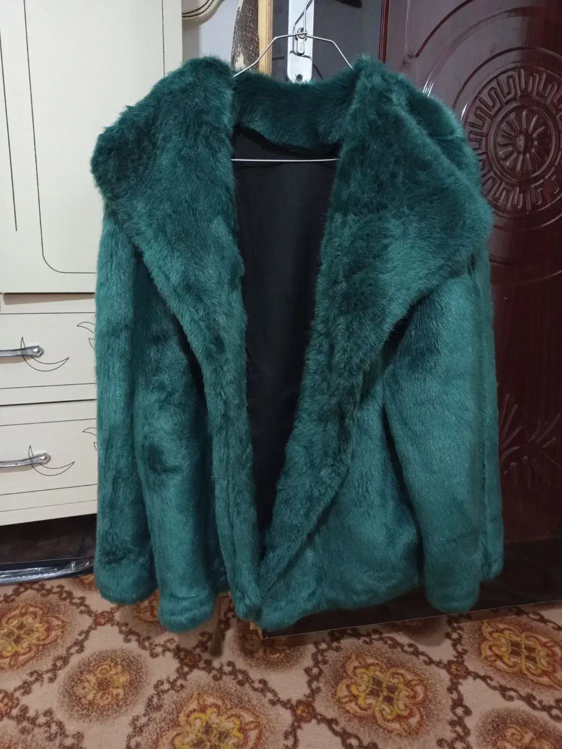 پالتوخز|لباس|اردبیل, |دیوار