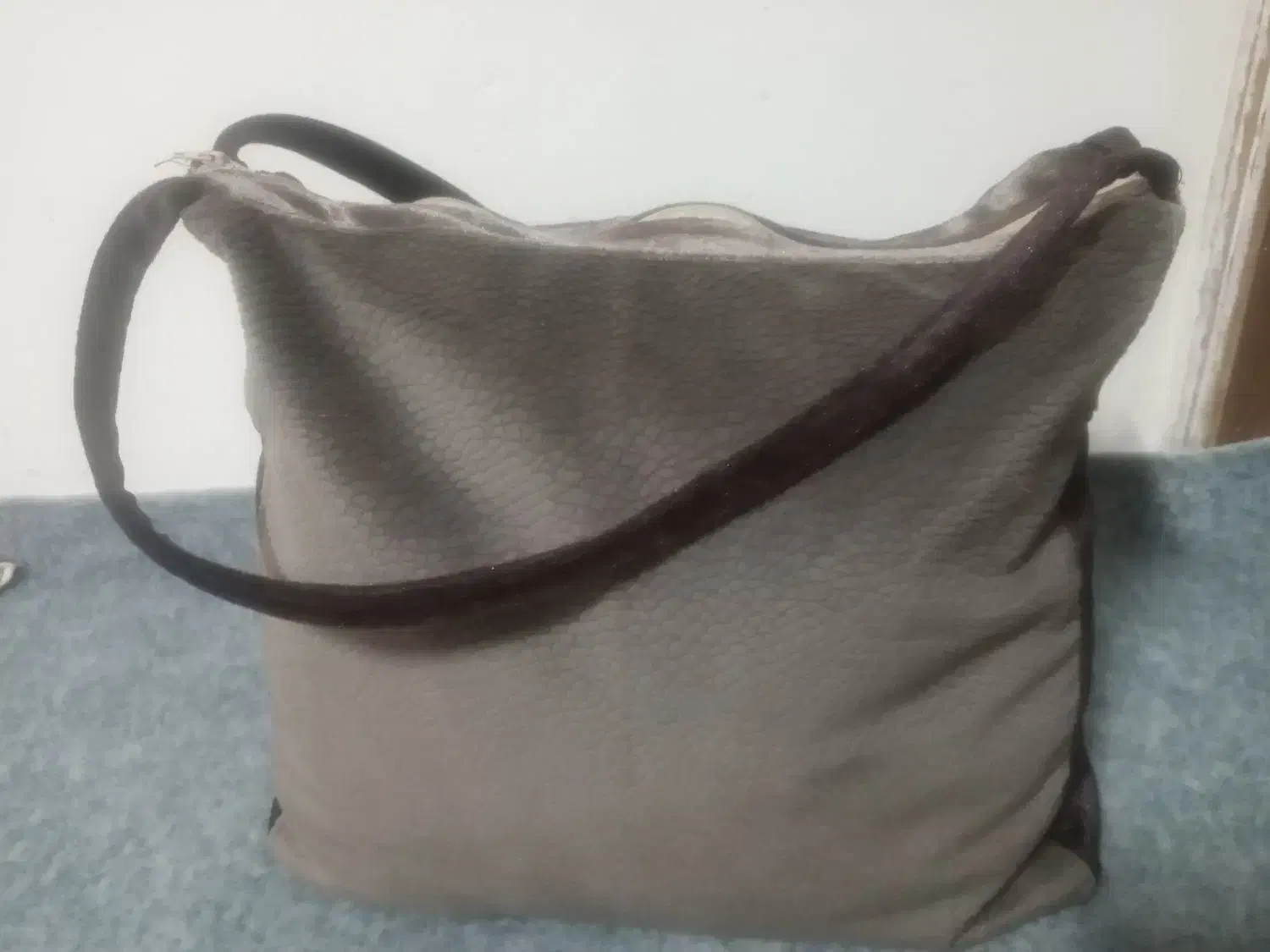 کیف‌‌مخمل|کیف، کفش، کمربند|بروجرد, |دیوار