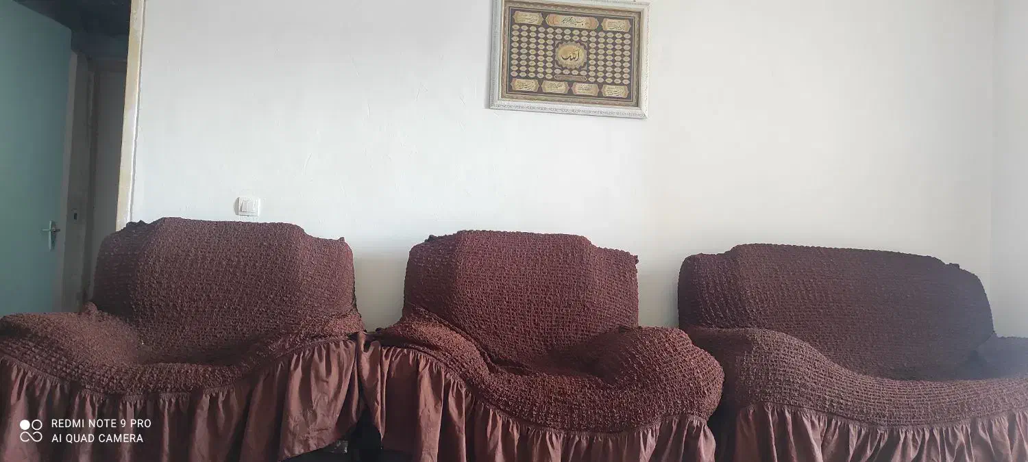 سلام مبل چرم ۴ نفره دو تا یک نفره و یک عدد دونفره|مبلمان خانگی و میز عسلی|بوشهر, |دیوار
