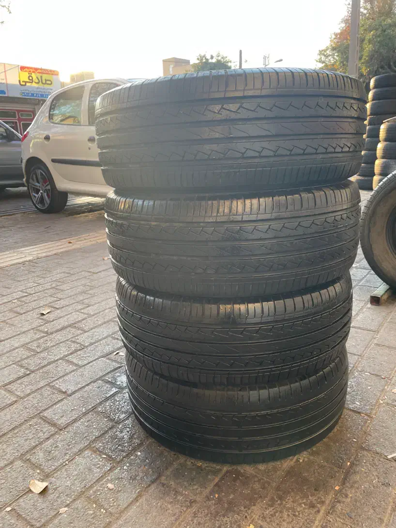 لاستیک کامفرسر ۱۴ ۶۰ ۲۰۵ و۱۹۵|قطعات یدکی و لوازم جانبی|تبریز, |دیوار