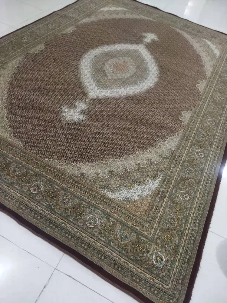 ۲ عدد  ۹ متری  ۷۰۰ شانه تراکم ۲۵۵۰ ماهی قهوه ای|فرش|ارومیه, |دیوار