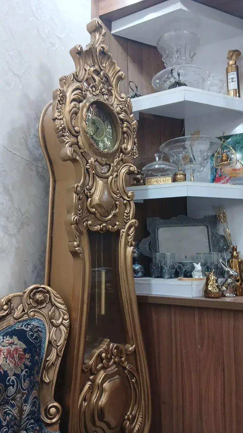 ساعت طلایی ایستاده انتیک|صنایع دستی و سایر لوازم تزئینی|تربت‌حیدریه, باغ ملی|دیوار