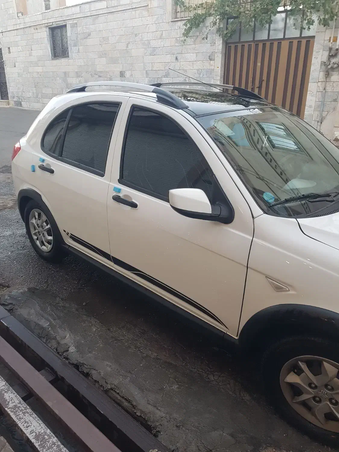 کوییک ۴۰۲ در حد خشک|خودرو سواری و وانت|بروجرد, |دیوار