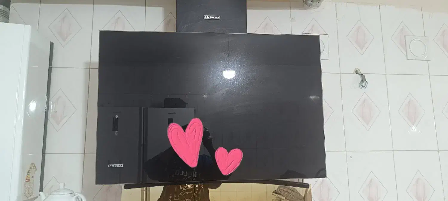 هود البرز|هود|رباط‌کریم, رباط‌کریم|دیوار