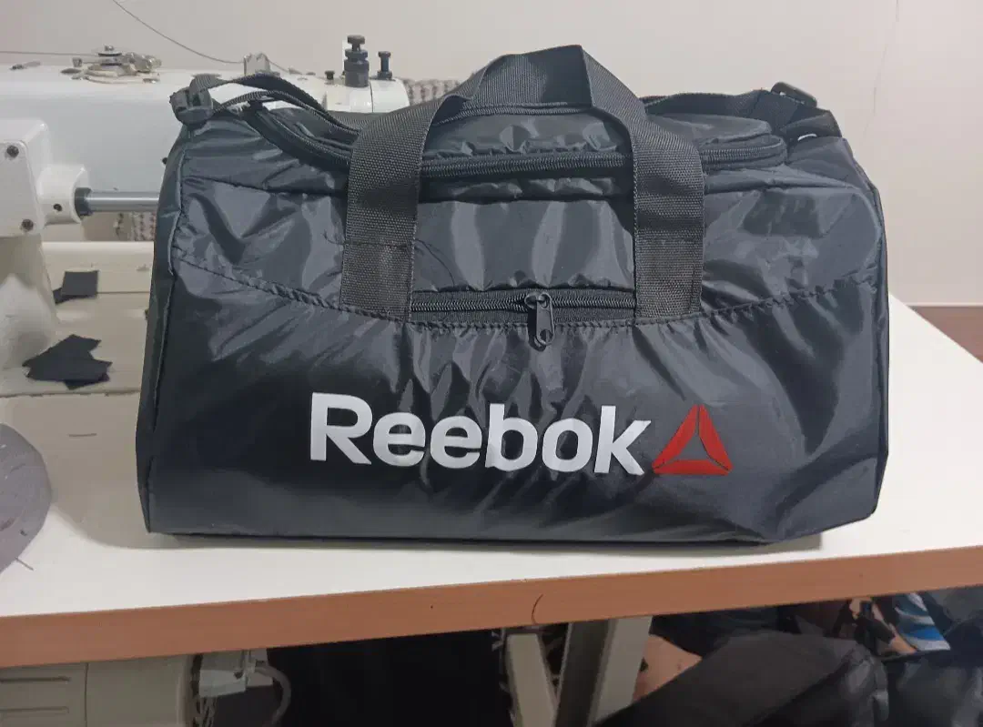 استخری|کیف، کفش، کمربند|همدان, |دیوار