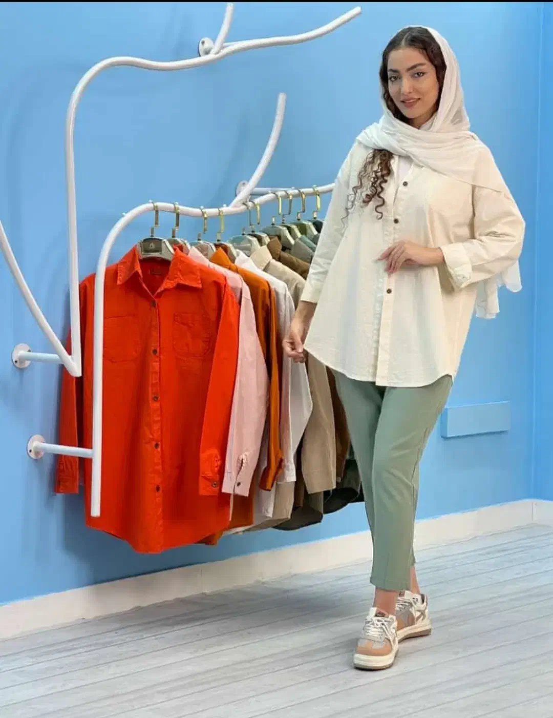 حراج مانتو زیر قیمت فاکتور بعلت جابه جایی|لباس|اندیمشک, |دیوار