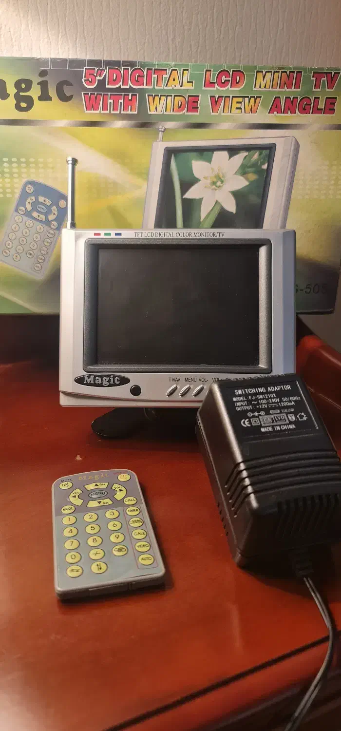 تلویزیون مینی LCD ۵ اینج دیجیتال برند Magic|تلویزیون و پروژکتور|تهران, حشمتیه|دیوار