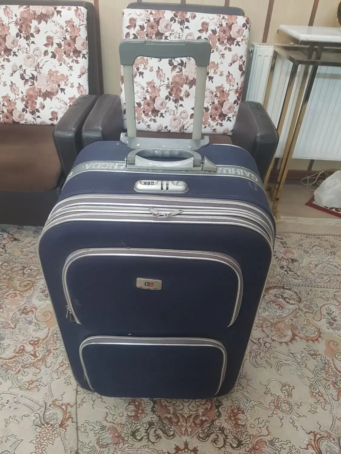 انواع چمدان مسافرتی|کیف، کفش، کمربند|مشهد, زیبا شهر|دیوار