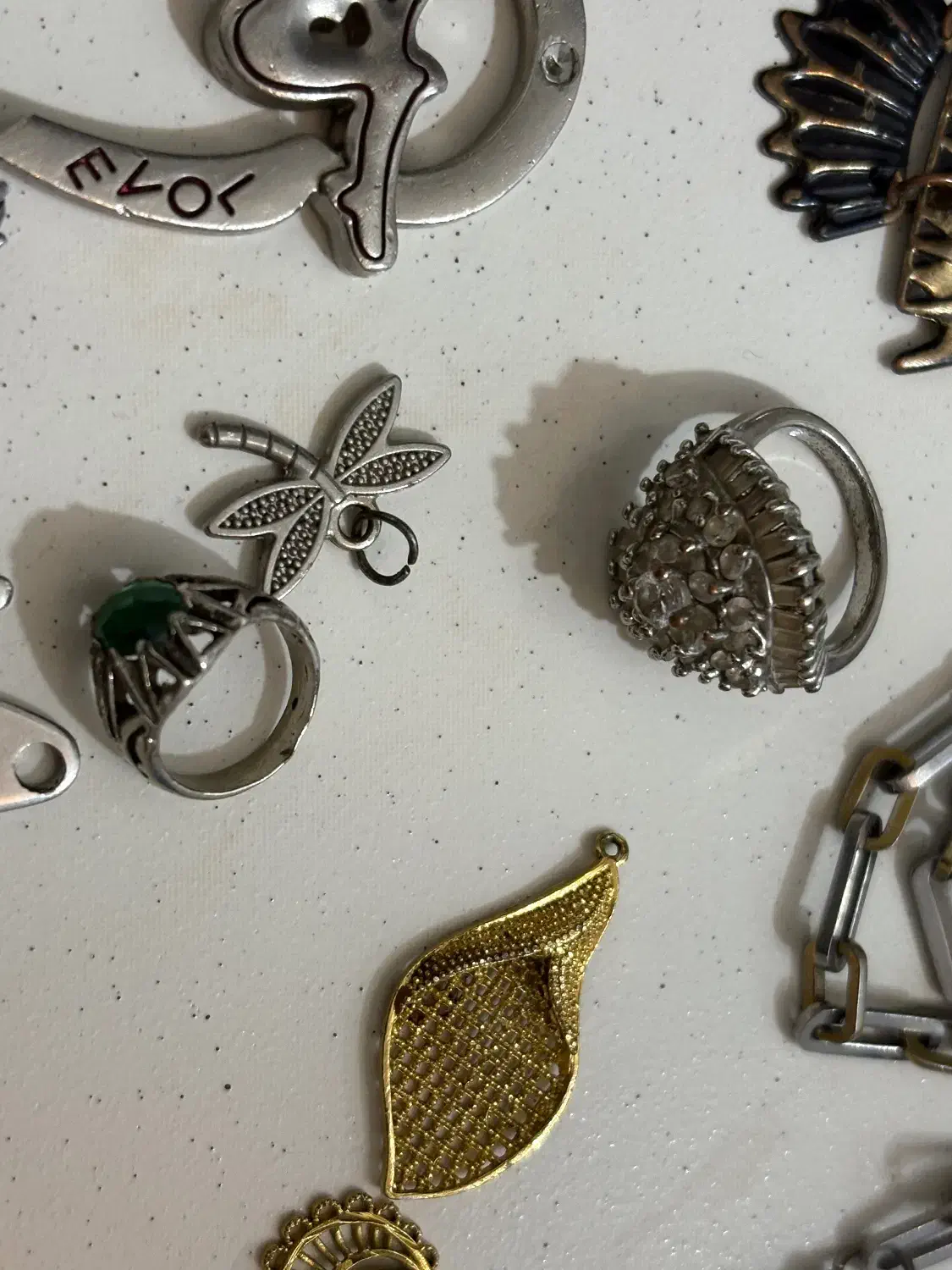 تعدادی بدلیجات|بدلیجات|پرند, فاز ۶|دیوار