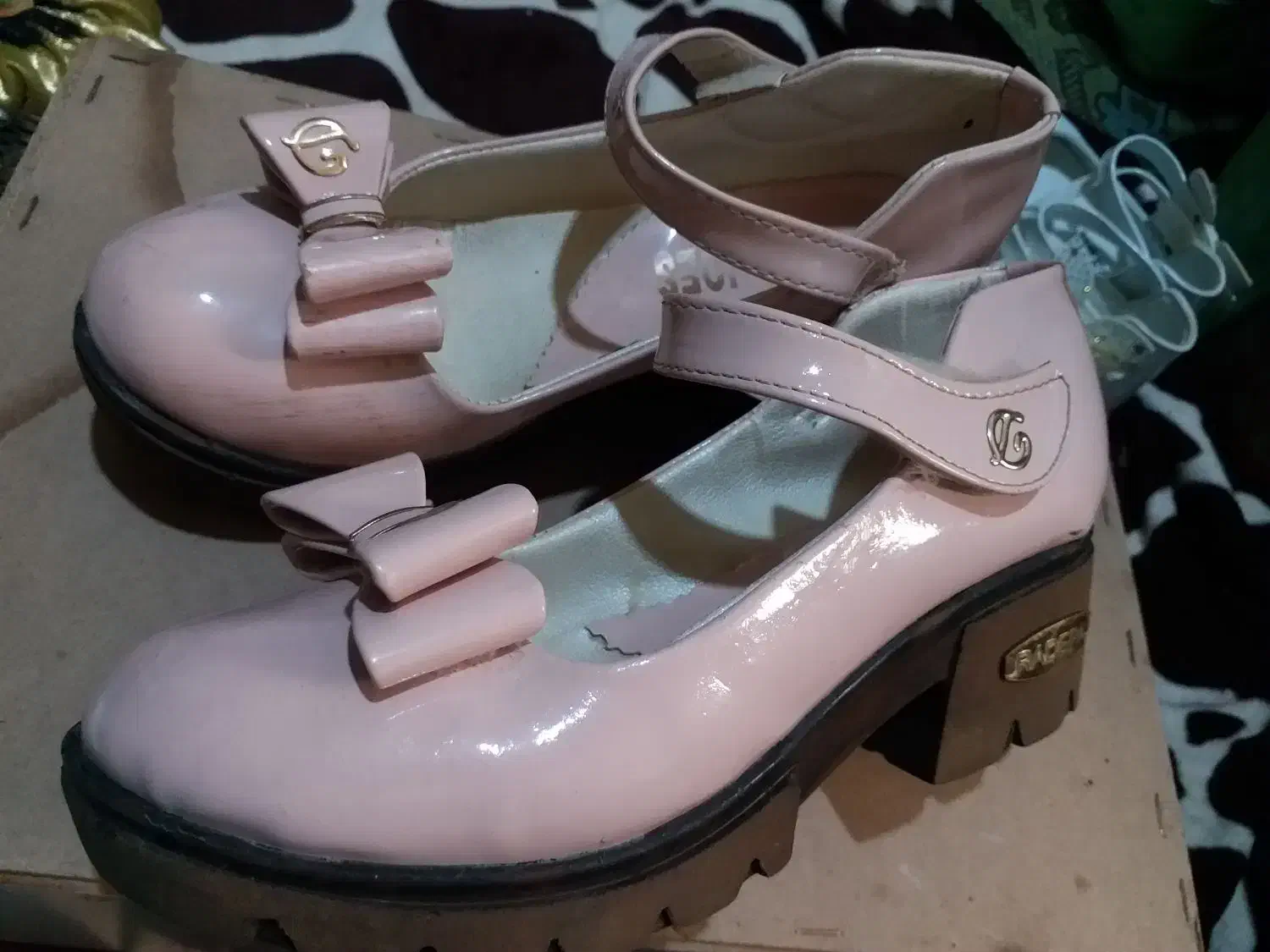 سه جفت کفش نورسایزهای ،،  ۰ هزار تومان|کیف، کفش، کمربند|اسدآباد, |دیوار