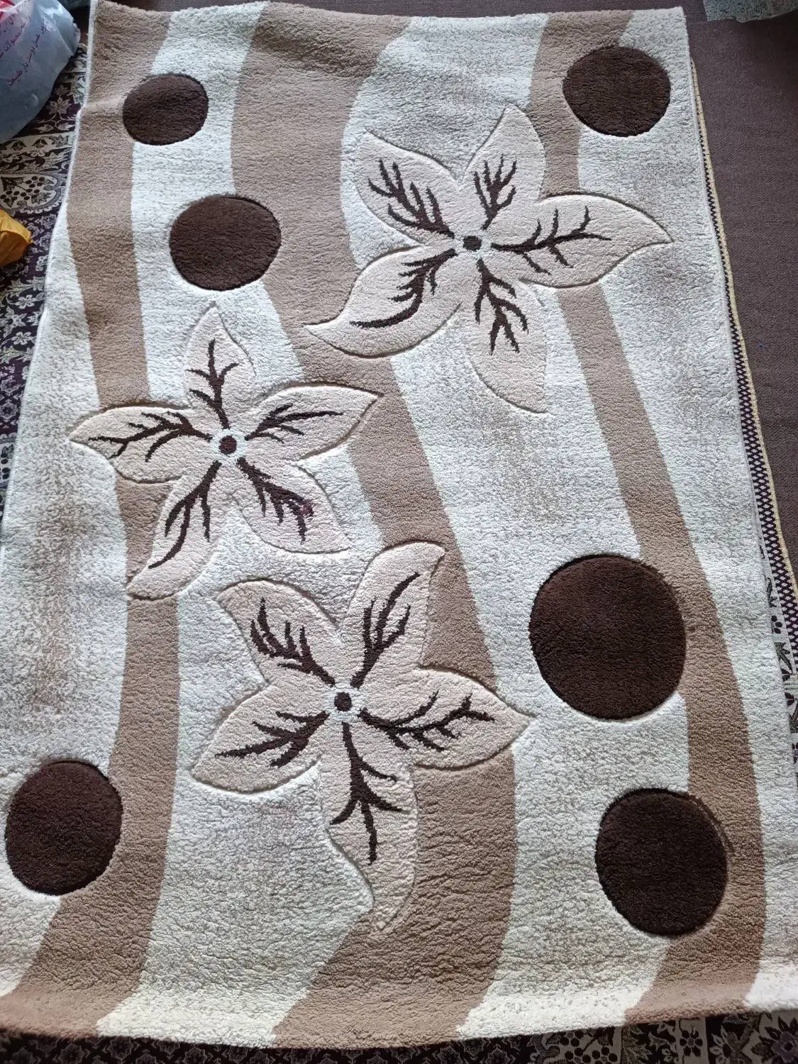 یک عدد قالیچه در حد نو 3متری|فرش|رشت, یخسازی|دیوار