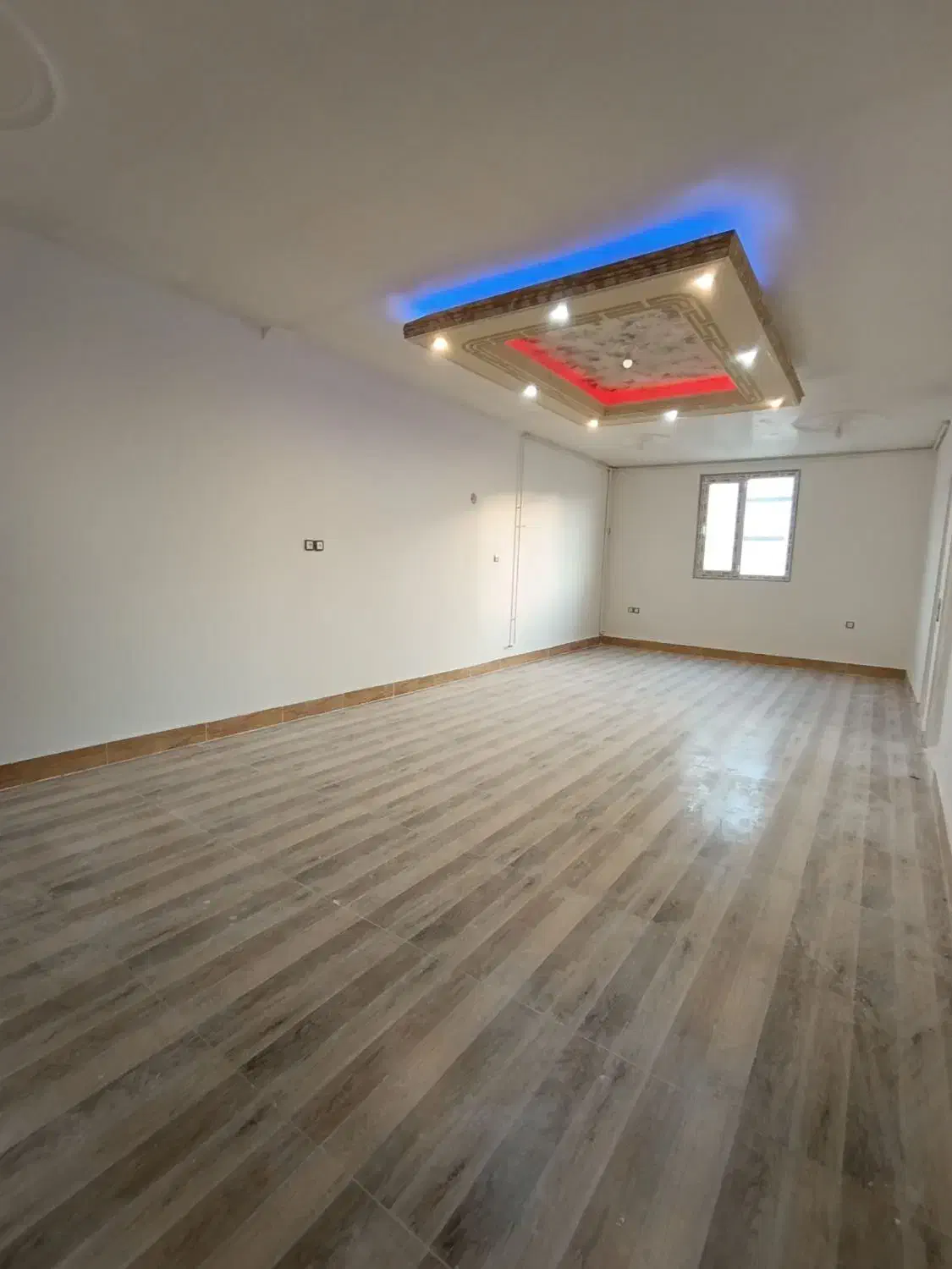 آپارتمان100متری/تک واحده/سند دار|فروش آپارتمان|دورود, |دیوار