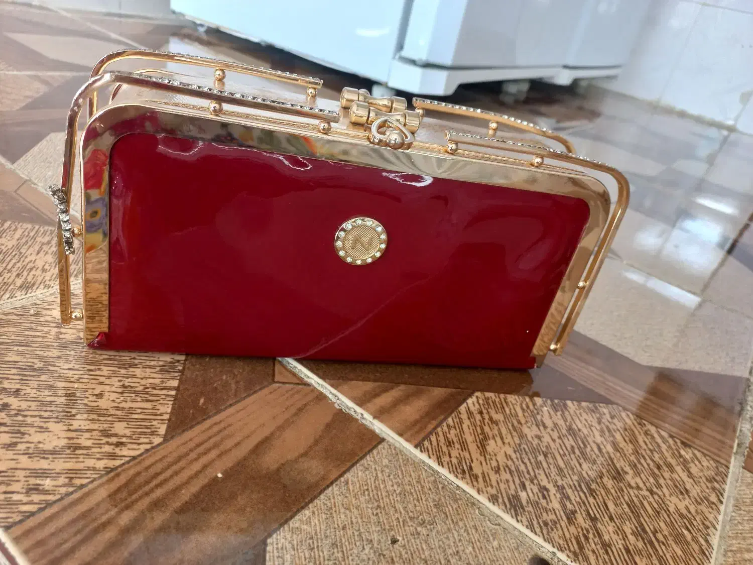 کیف|کیف، کفش، کمربند|بیستون, |دیوار