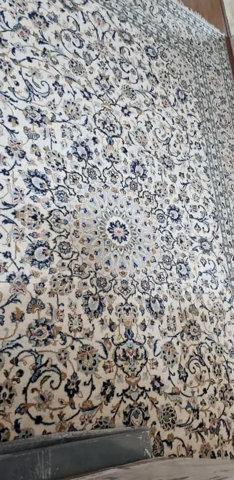 ۳ تخته  فرش نفیس  دستباف   نایین یزد|فرش|شیراز, اصلاح‌نژاد|دیوار