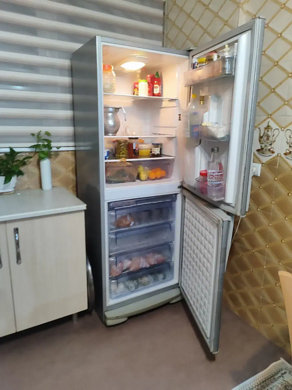 یخچال|یخچال و فریزر|قم, قلعه کامکار|دیوار