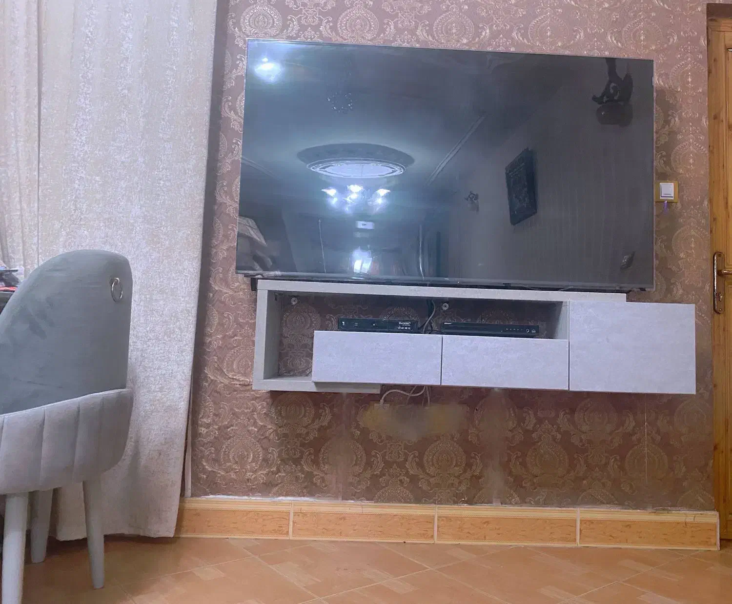 میز تلویزیون طوسی دیواری|میز تلویزیون|رشت, نظری|دیوار