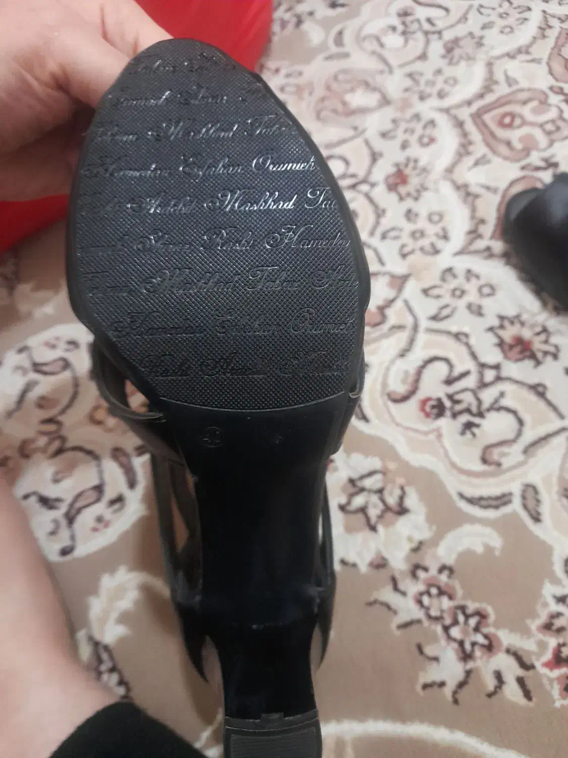 یک جفت کفش زنانه|کیف، کفش، کمربند|سلماس, |دیوار