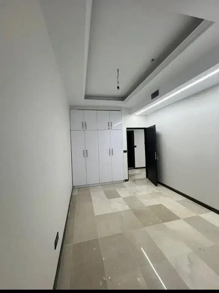 آپارتمان ۱۰۲ متر/کلید نخورده/مناسب سخت پسندان