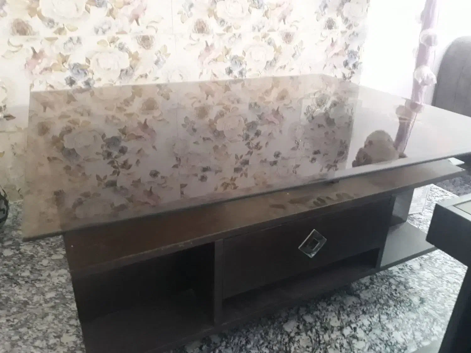 میز جلو مبلی و ۴عدد عسلی فقط ۸۰۰ حراج|مبلمان خانگی و میز عسلی|قم, شهرک فاطمیه|دیوار