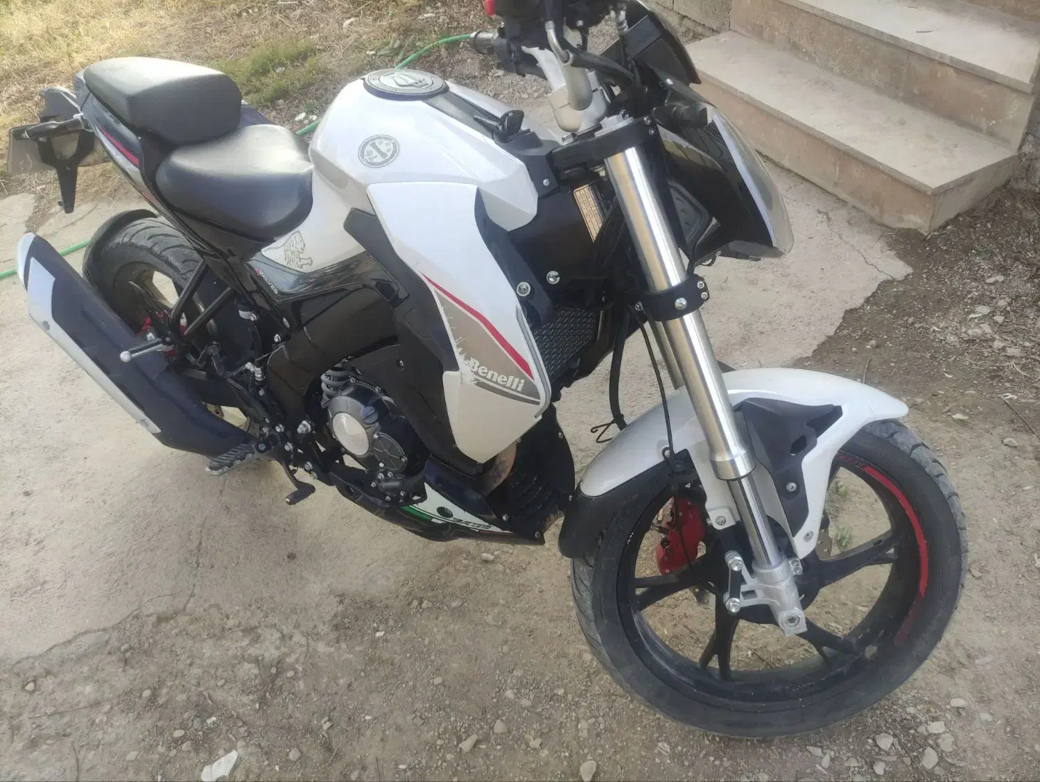 بنلی ۱۸۰ ۱۴۰۰|موتورسیکلت|نهاوند, |دیوار