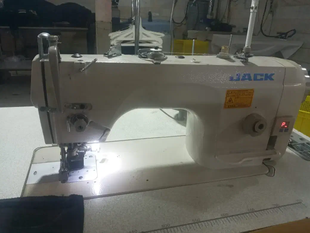 سه سوزن کابویی و راسته تیغدار|چرخ خیاطی و ریسندگی|رباطکریم, رباطکریم|دیوار