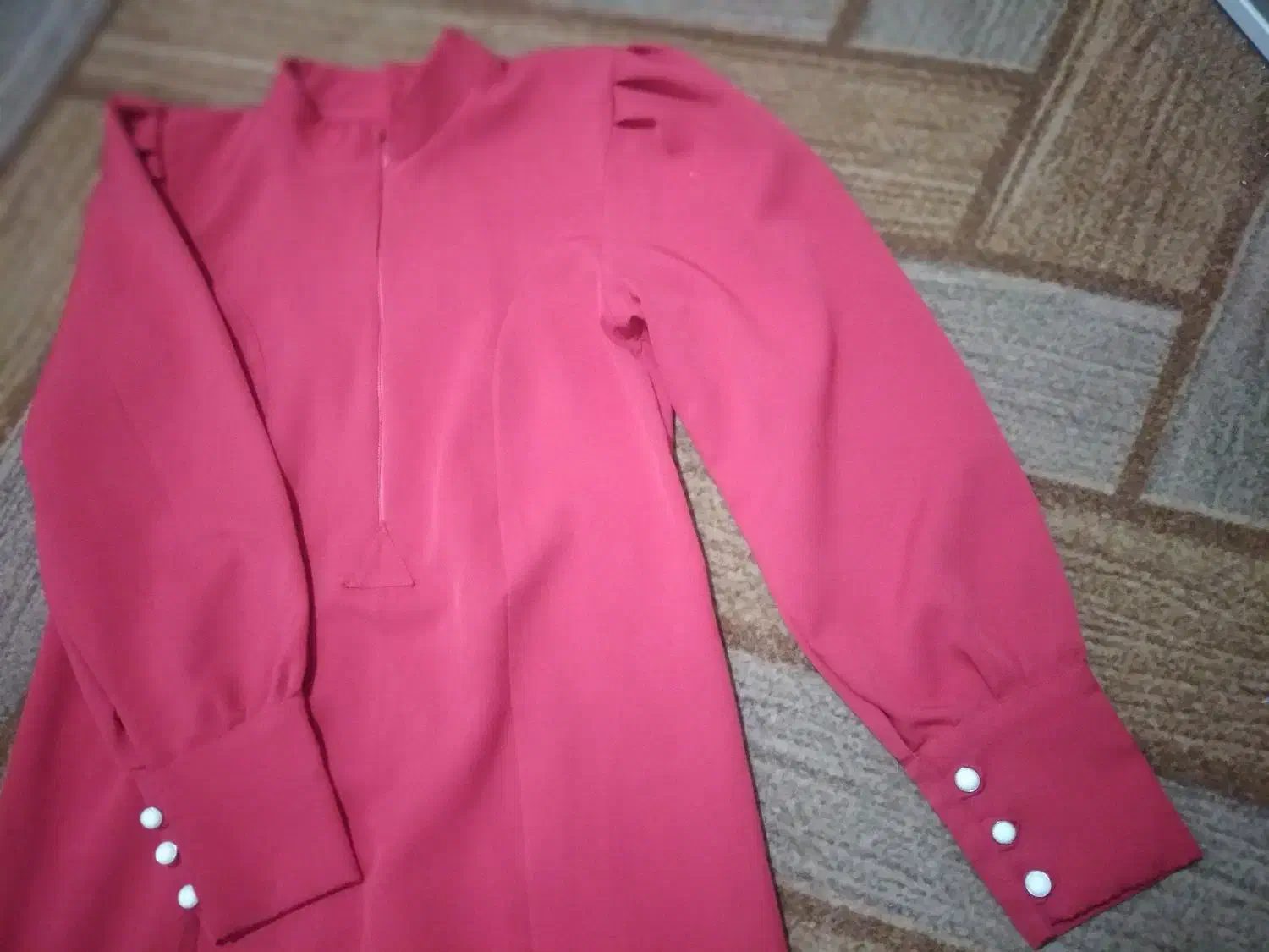 پیراهن مجلسی|لباس|اقبالیه, |دیوار