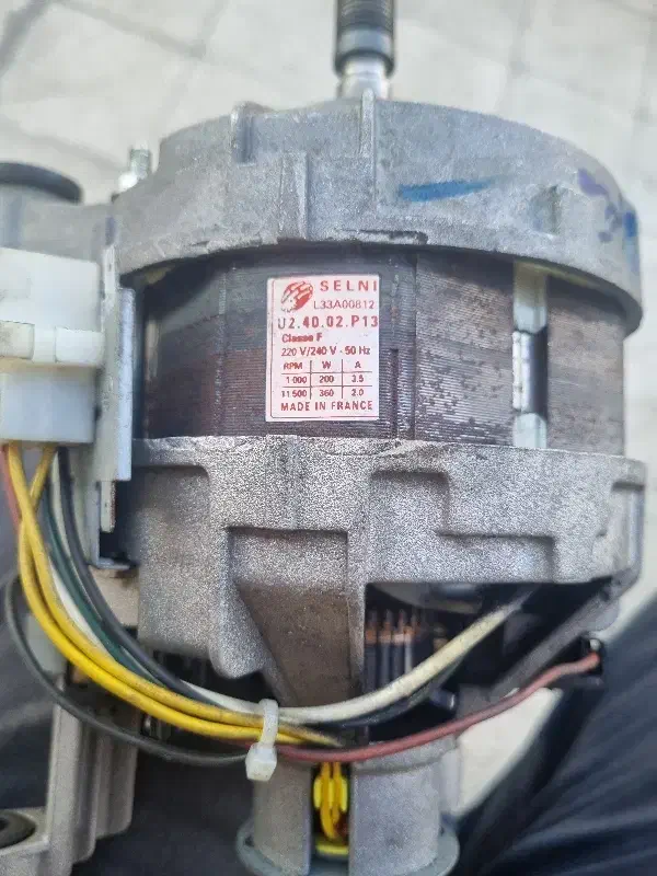 موتورلباسشویی آبسال باضمانت|ماشین لباسشویی و خشک‌کن لباس|قم, نخودی|دیوار