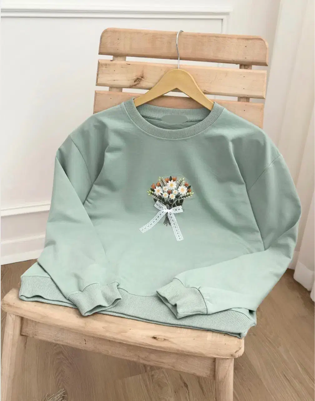 دورس گلدوزی شده|لباس|تبریز, |دیوار