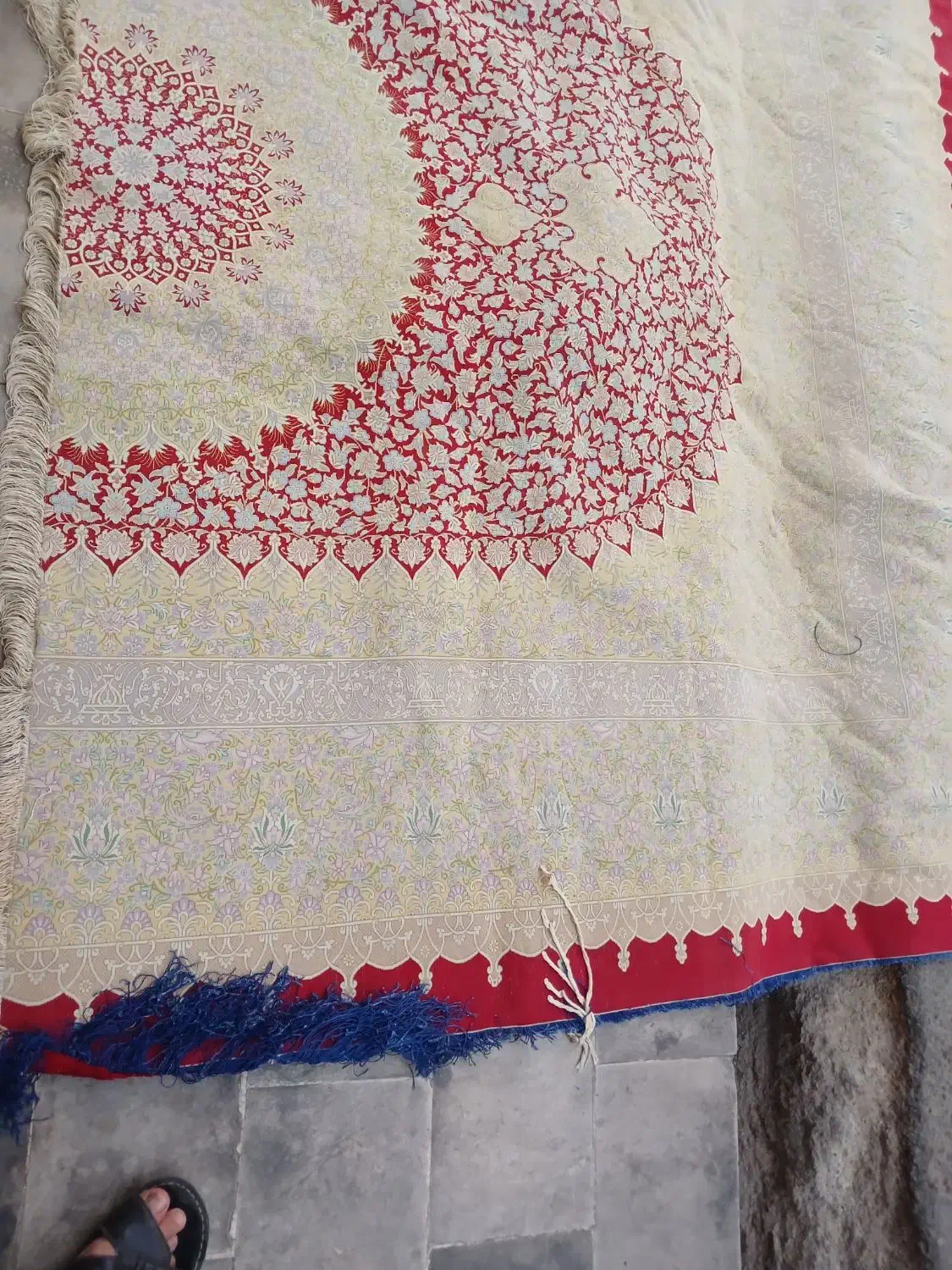 فرش نیمه کاره تمام ابریشم|فرش|قم, نیروگاه|دیوار