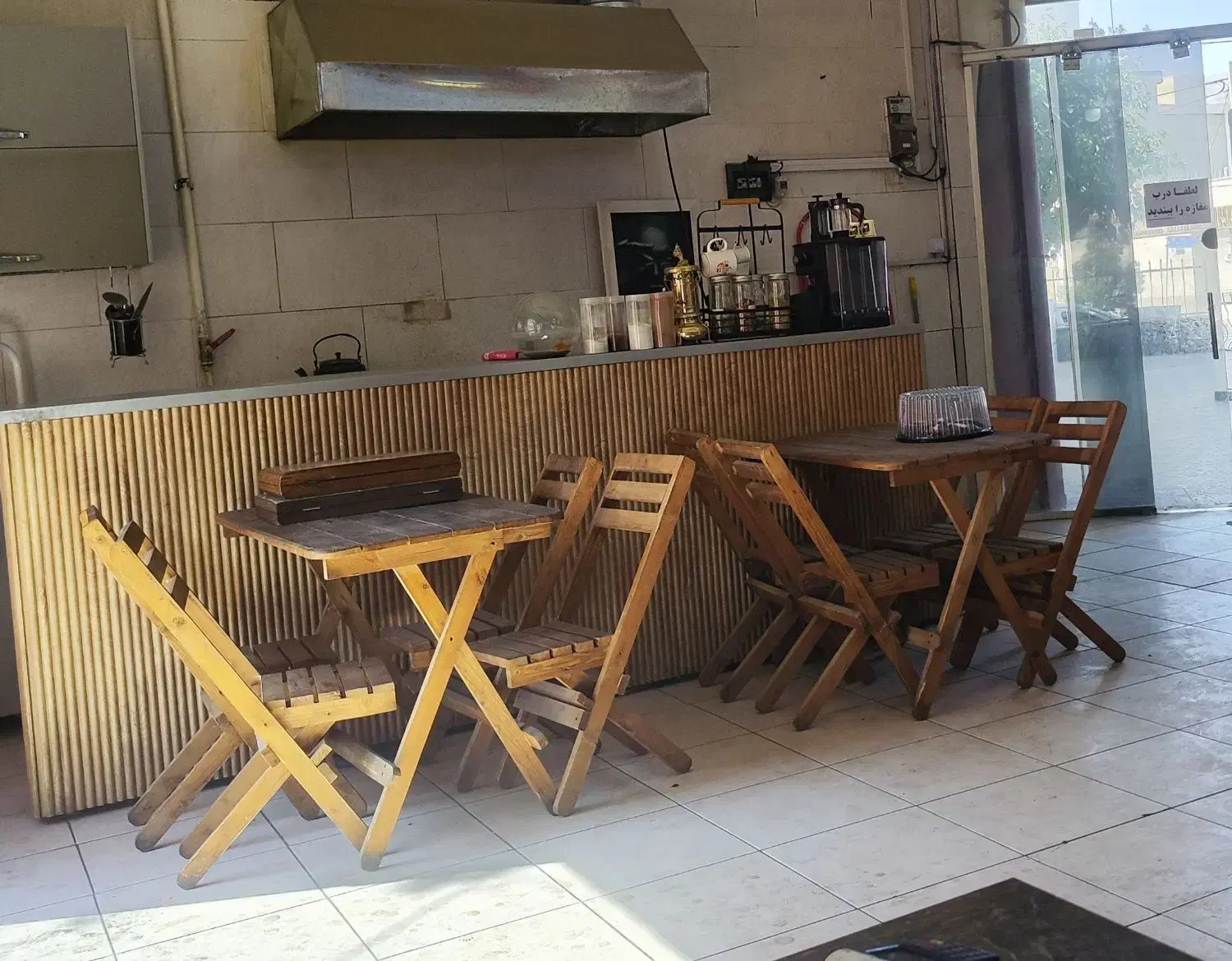 نیازمند کارگر قهوه خانه|استخدام خدمات فروشگاه و رستوران|شیراز, شهرک والفجر|دیوار