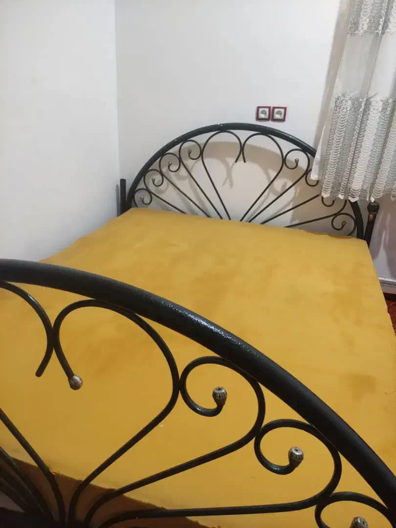 تخت فلزی با تشک رویال اصل دو نفره|تخت و سرویس خواب|دهدشت, |دیوار