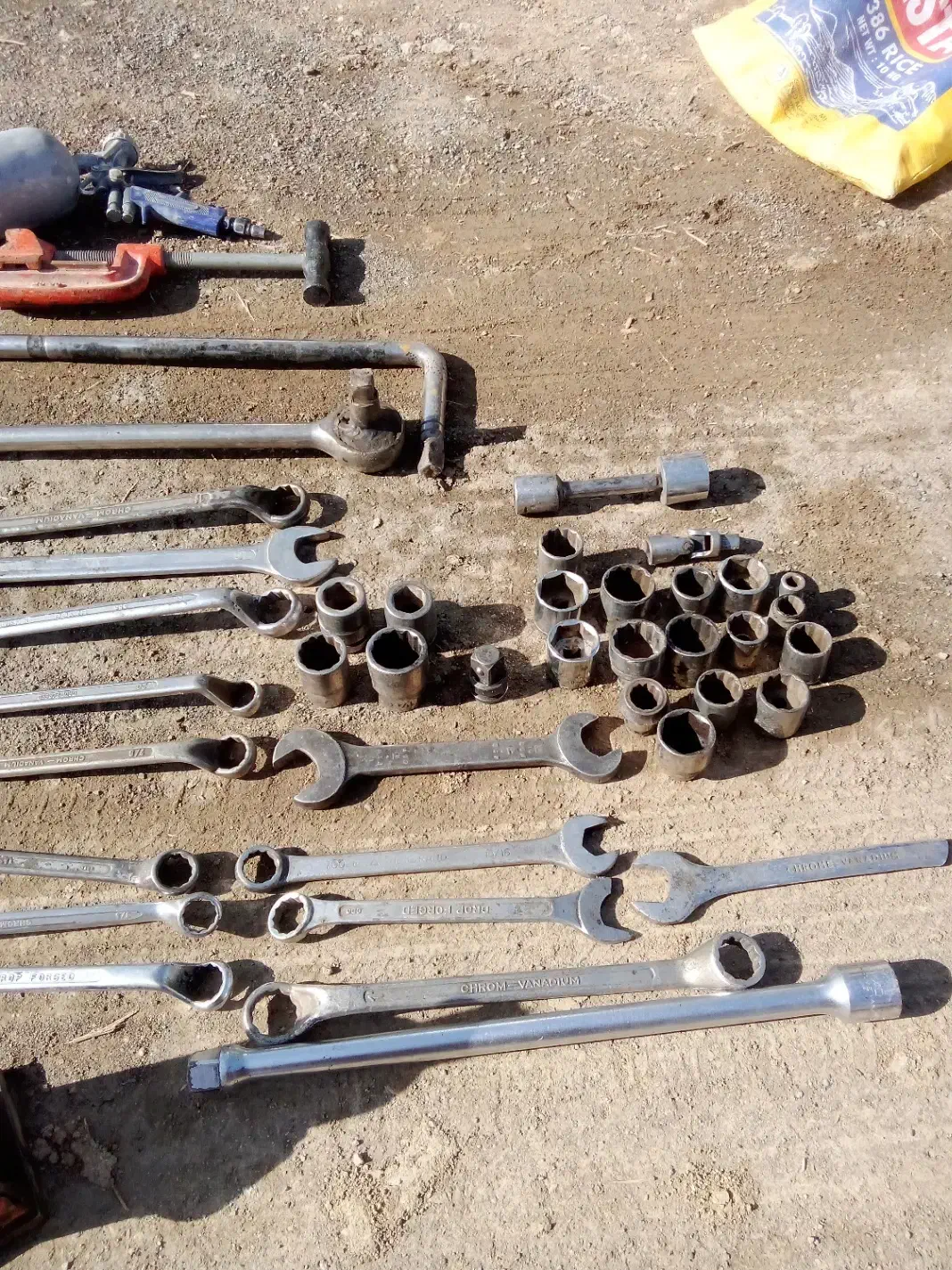 اچر|ابزارآلات|سنندج, |دیوار