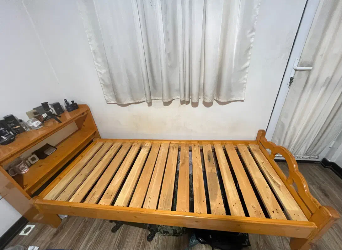 تخت تمام چوب روسی یک نفره|تخت و سرویس خواب|شیراز, آزادی|دیوار