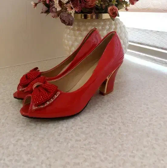 مجلسی|کیف، کفش، کمربند|قم, مصلاء|دیوار