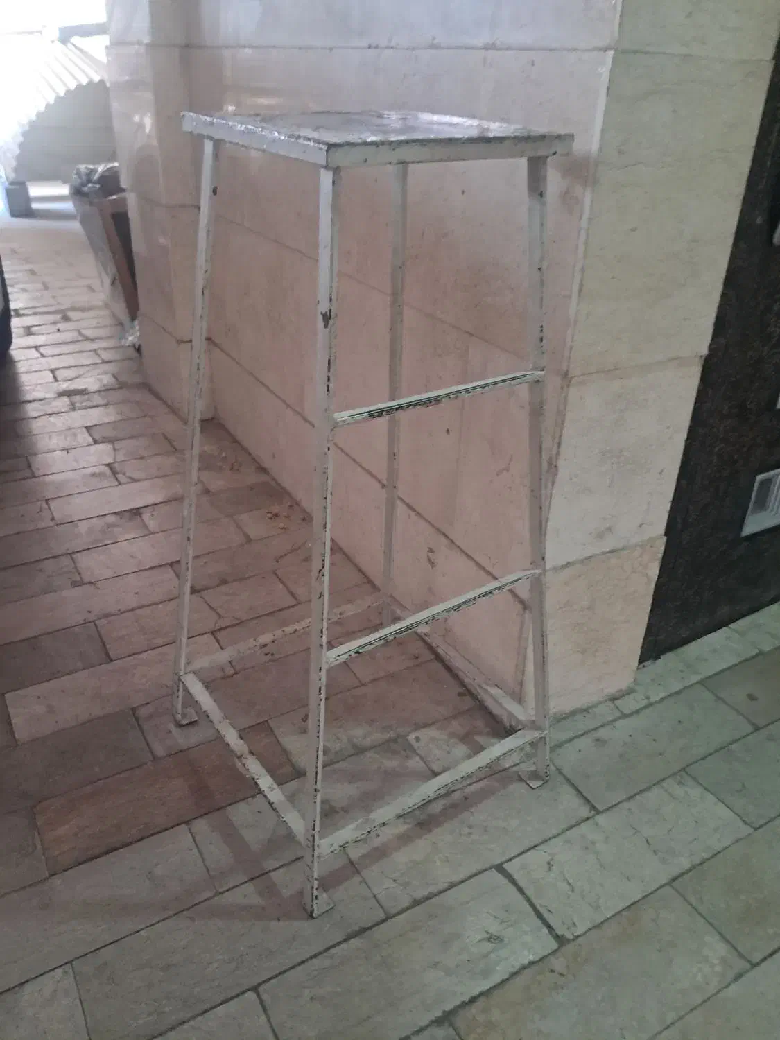 نردبان اهنی|ابزارآلات|تهران, علم و صنعت|دیوار