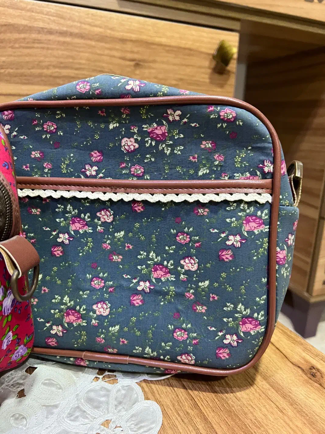 کیف زنانه و دخترانه|کیف، کفش، کمربند|صفادشت, |دیوار