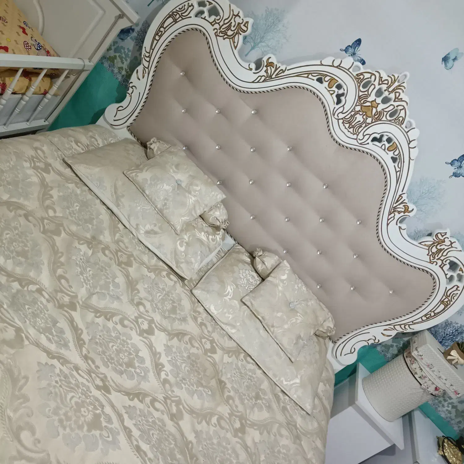 سرویس خواب|تخت و سرویس خواب|عجب شیر, |دیوار